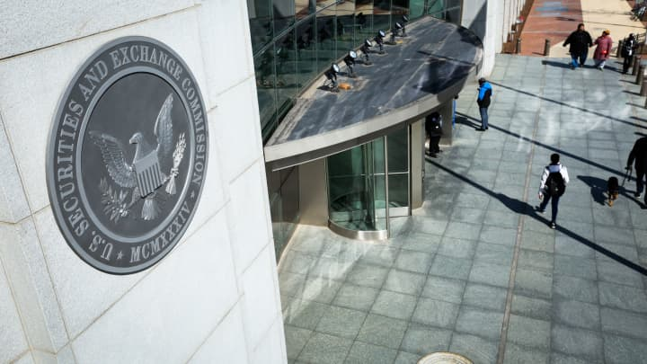 Trump Officials Face Crypto Probe as Russia Rigs Elections With Crypto